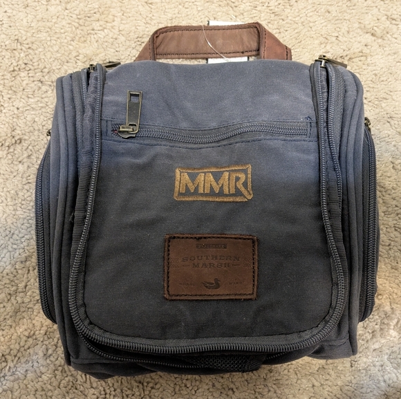 Southern Marsh Other - Southern Marsh Dewberry Hanging Travel Kit